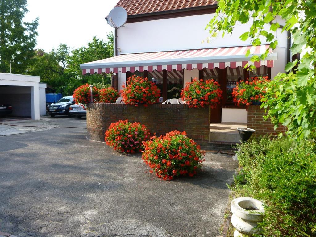 Hotel-Pension Stoeber Jever Buitenkant foto