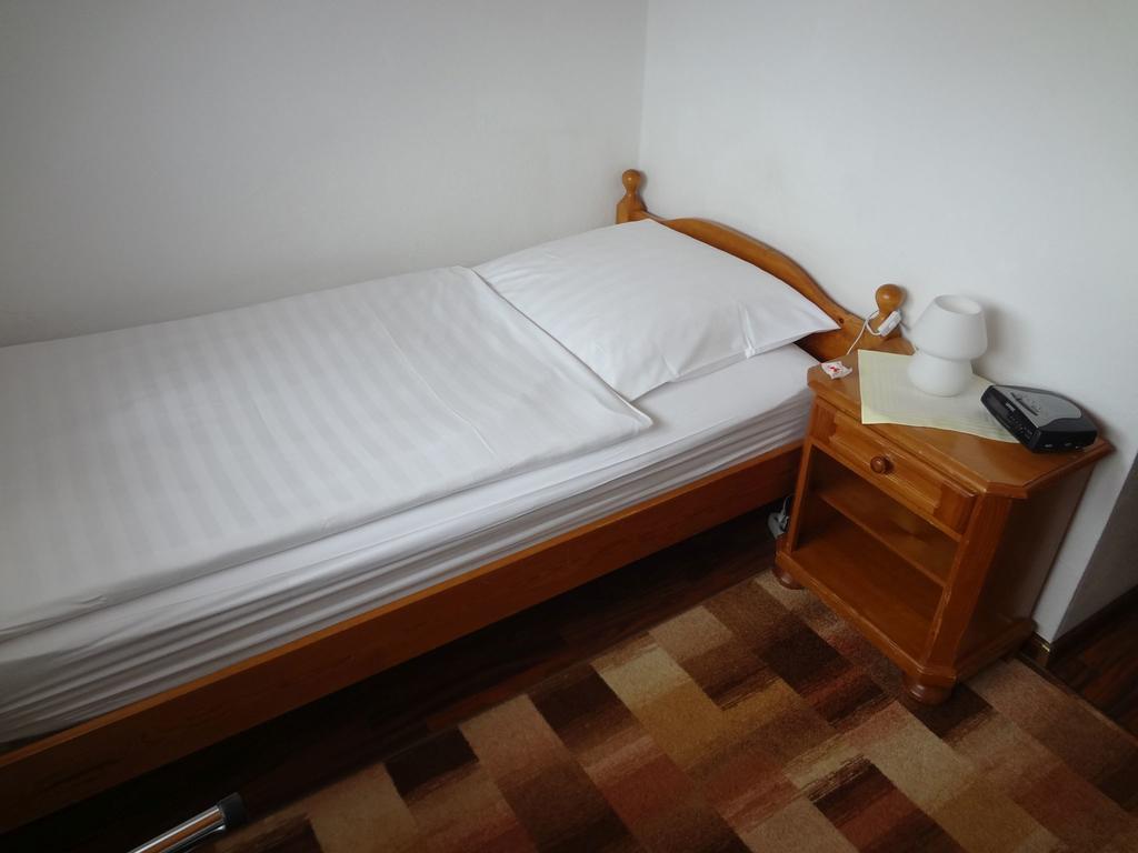 Hotel-Pension Stoeber Jever Buitenkant foto